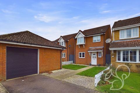 Scythe Way, Colchester 3 bed detached house for sale