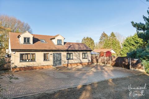 Mill Street, Harlow CM17 3 bed detached house for sale