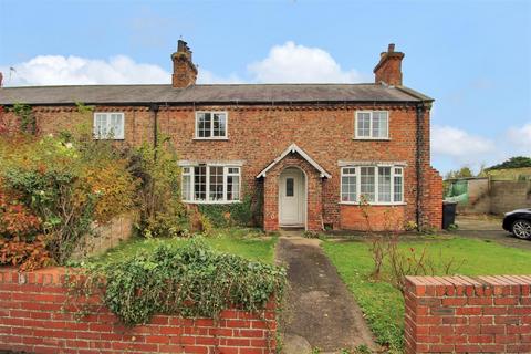 Blue Row, Thirsk YO7 3 bed cottage for sale