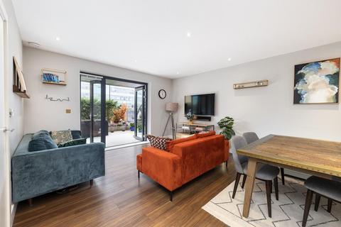 Pipit Drive, Putney 2 bed flat for sale