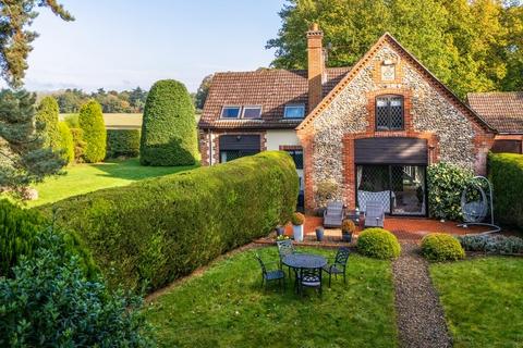Quidenham 6 bed detached house for sale