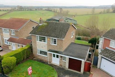 Lancaster Crescent, Doncaster DN11 3 bed detached house for sale