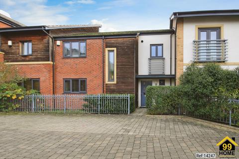 Hawksbill Way, Peterborough, Cambs, PE2 3 bed terraced house for sale
