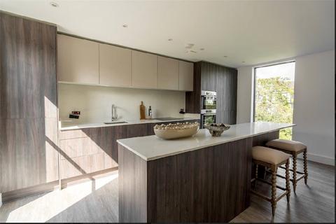 4 bedroom end of terrace house for sale