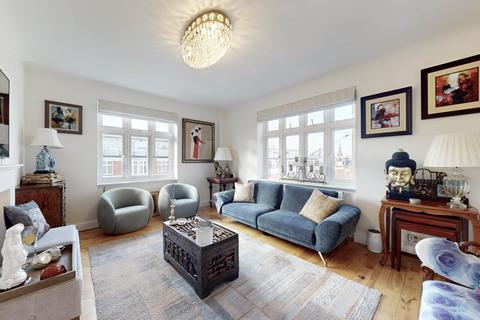 Hall Road, St John's Wood, London, NW8 3 bed flat for sale