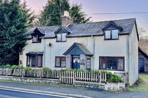 Welshpool, SY21 3 bed detached house for sale