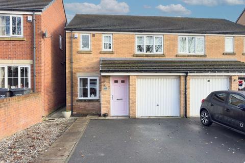 Harley Head Avenue, Lightcliffe, HX3 8FA 3 bed semi