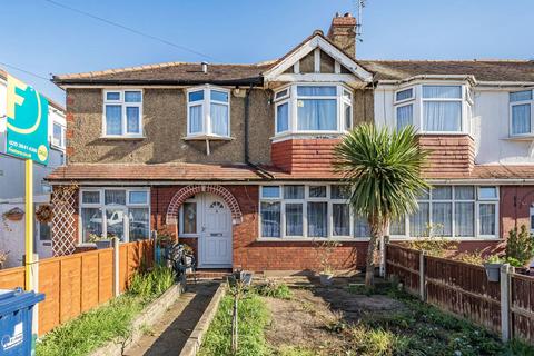 Torrington Road, Perivale, Greenford... 2 bed flat for sale