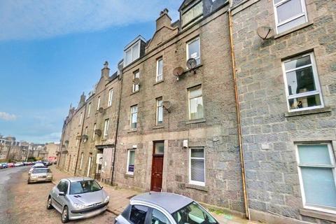 157 Victoria Road, Aberdeen... 2 bed flat for sale