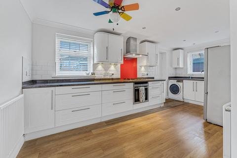 4 bed detached house