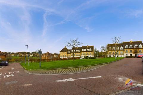 Sandmartin Crescent, Colchester CO3 3 bed terraced house for sale