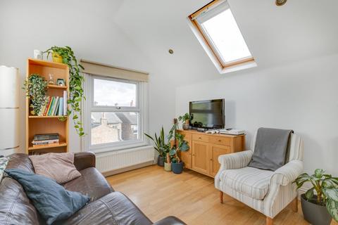 Brading Road, London, SW2 2 bed maisonette for sale