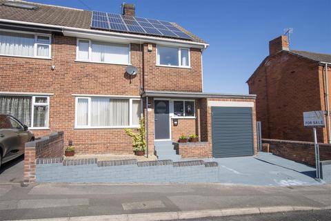 Nelson Street, Whittington Moor... 3 bed semi