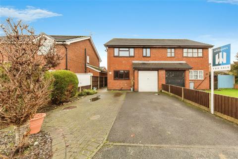 Sandhurst Avenue, Wistaston, Crewe... 3 bed semi