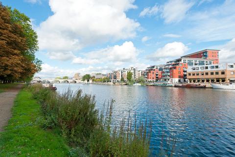 Wadbrook Street, Kingston Upon Thames... 2 bed apartment for sale