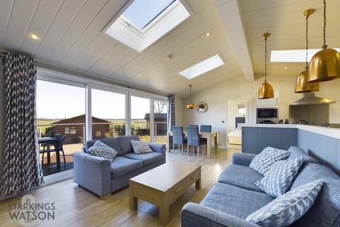 Staithe Road, Burgh St. Peter, Beccles 2 bed lodge for sale