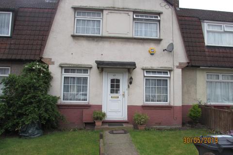 Greatfields Road, Barking, Essex, IG11 2 bed terraced house for sale