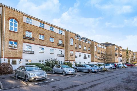 Ogden Park, Bracknell, Berkshire 2 bed apartment for sale