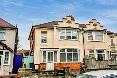 Fitzmaurice Avenue, Eastbourne 3 bed semi