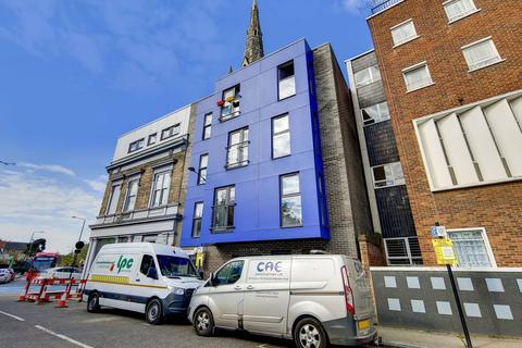 Hardinge Street, Limehouse, London, E1 3 bed flat for sale