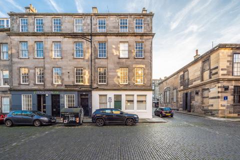 31 Barony Street, Broughton... 2 bed flat for sale