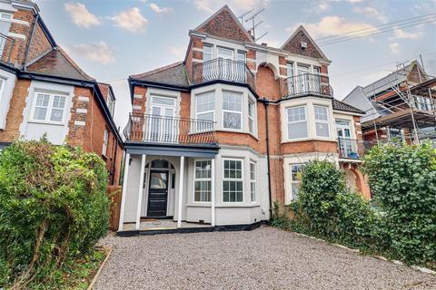Crowstone Road, Westcliff