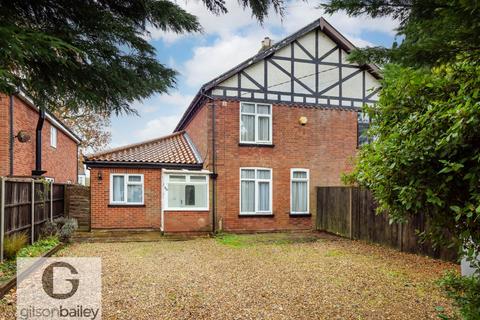 Highfield Avenue, Norwich NR13 4 bed semi