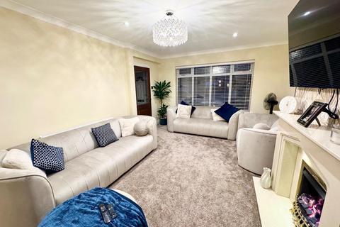Princes Square, Thornaby... 3 bed semi
