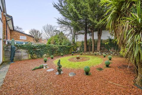 Lyonsdown Road, New Barnet, Barnet, EN5 4 bed detached house for sale