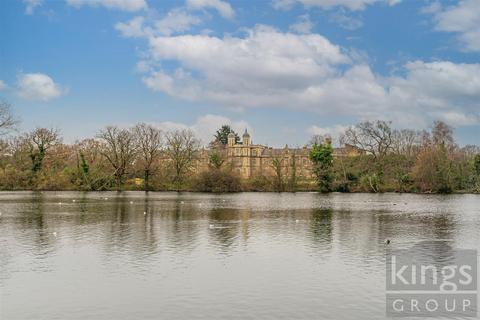 Snaresbrook Road, London 1 bed flat for sale
