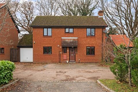 Wheatfield Way, Surrey RH6 4 bed detached house for sale