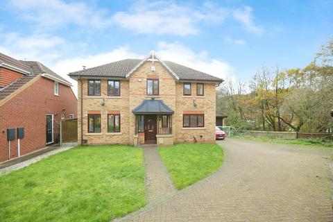 Elm Way, Hartshill 4 bed detached house for sale