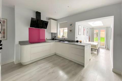 Green Street, Grantham NG31 2 bed terraced house for sale
