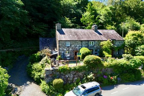 2 Capel Seion, Arthog LL39 1AX 4 bed semi