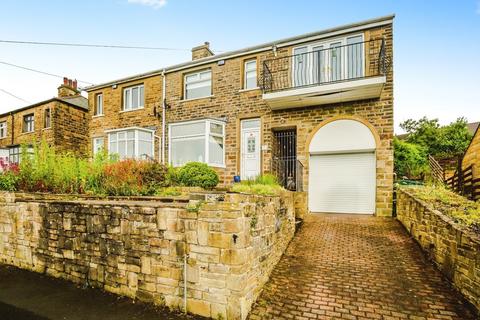 Deyne Road, West Yorkshire HD4 3 bed semi