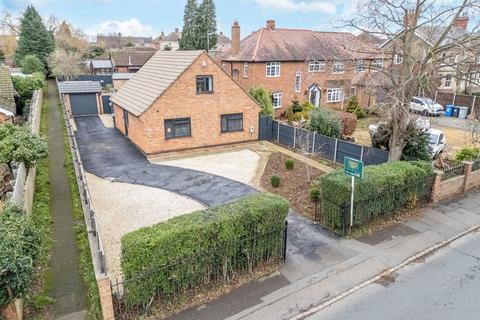 Finedon Road, Kettering NN15 3 bed detached bungalow for sale