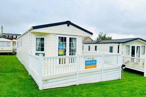 The Fairway, Sandown, Isle of Wight PO36 2 bed holiday park home for sale