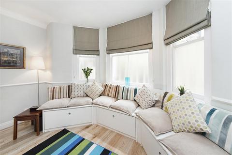 London SW7 Studio for sale