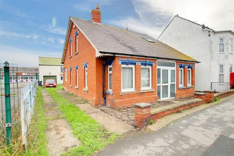 High Street, Mablethorpe LN12 3 bed detached bungalow for sale