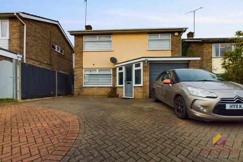 27 Upland Drive, Colchester CO4 3 bed detached house for sale