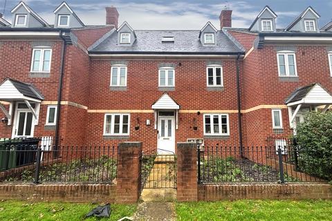 Springfield Court, Stonehouse 3 bed duplex for sale