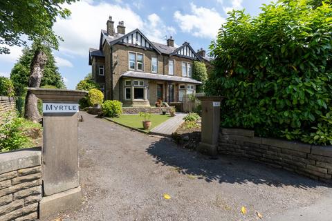 Gisburn Road, Barnoldswick, BB18 4 bed semi