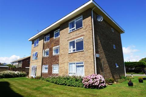 Fontwell Close, Rustington BN16 2 bed apartment for sale