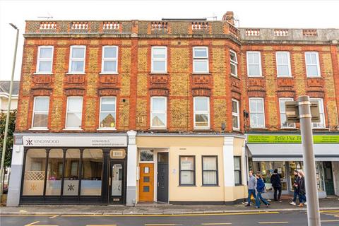 High Street, Egham, Surrey, TW20 2 bed apartment for sale