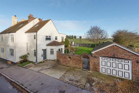 Ebbsfleet Lane North, Cliffsend... 4 bed semi