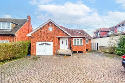 Wraysbury, Berkshire 4 bed detached house for sale