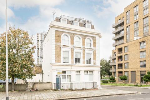 Wandsworth Road, London SW8 1 bed flat for sale