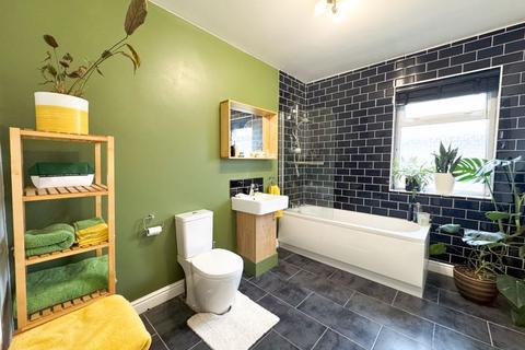 BRAMHALL STREET, CLEETHORPES 2 bed terraced house for sale