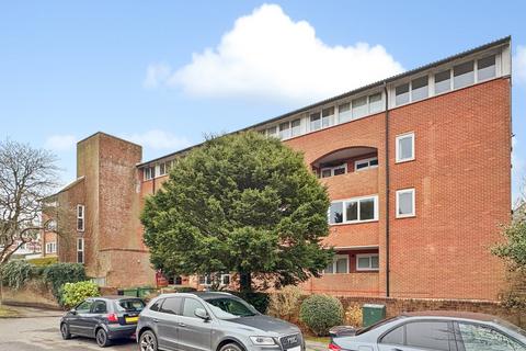 Grimston Gardens, Kent CT20 3 bed apartment for sale