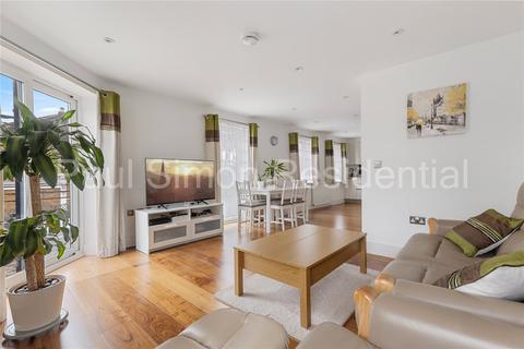 Finsbury Road, Bounds Green, London, N22 3 bed apartment for sale